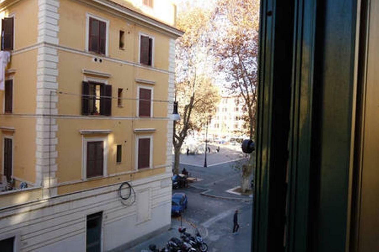 Appartamenti Con Vista Piazza Testaccio Rzym Zewnętrze zdjęcie
